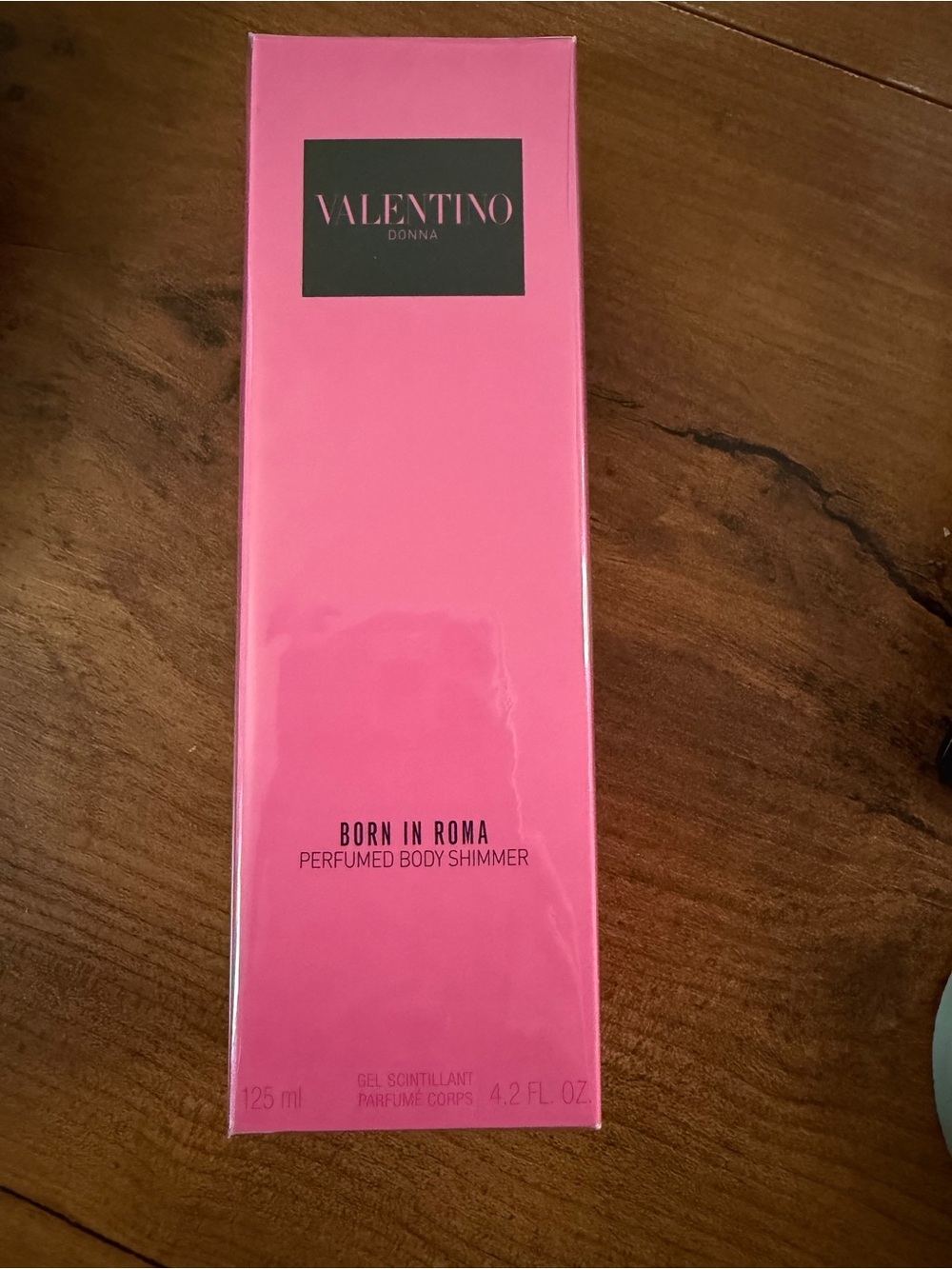 Valentino Born in Roma Perfumed Body Shimmer, BNIB with plastic wrap, 125ML - Picture 5 of 5